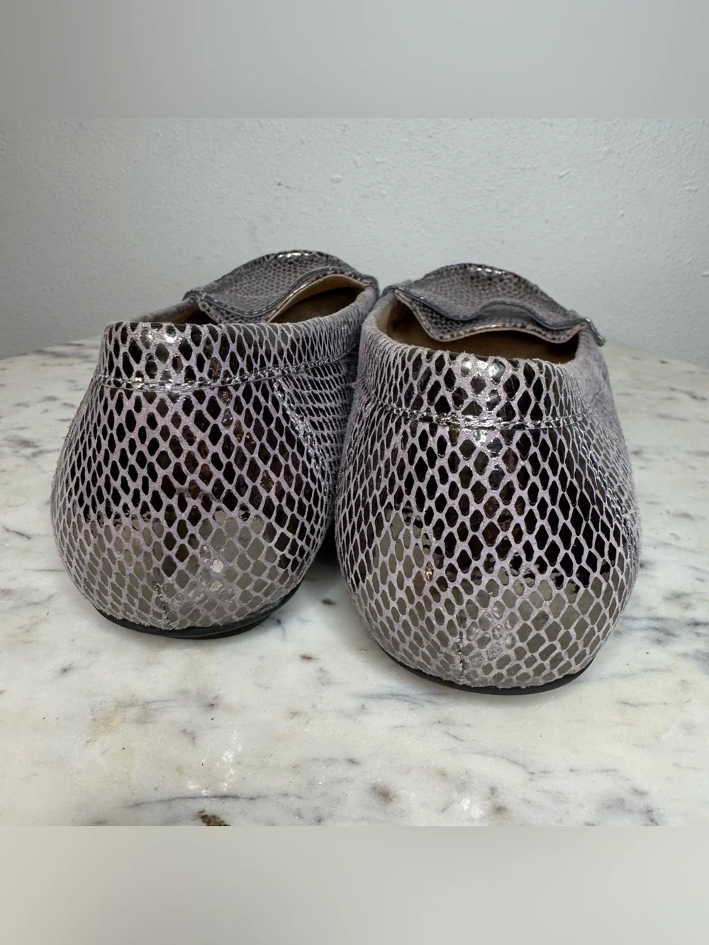 Vionic Laurun Loafers Size 8 M silver Leather comfort shoes MAKE ME AN OFFER!